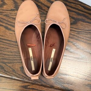 Zara Women's Tan Leather Flats
